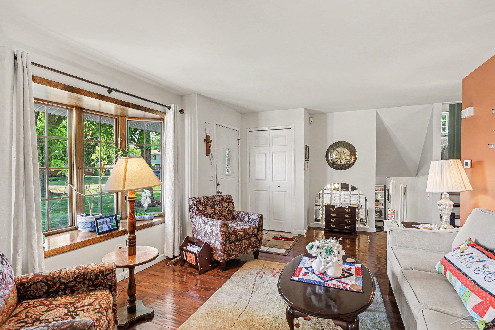 1907 W Packard Drive