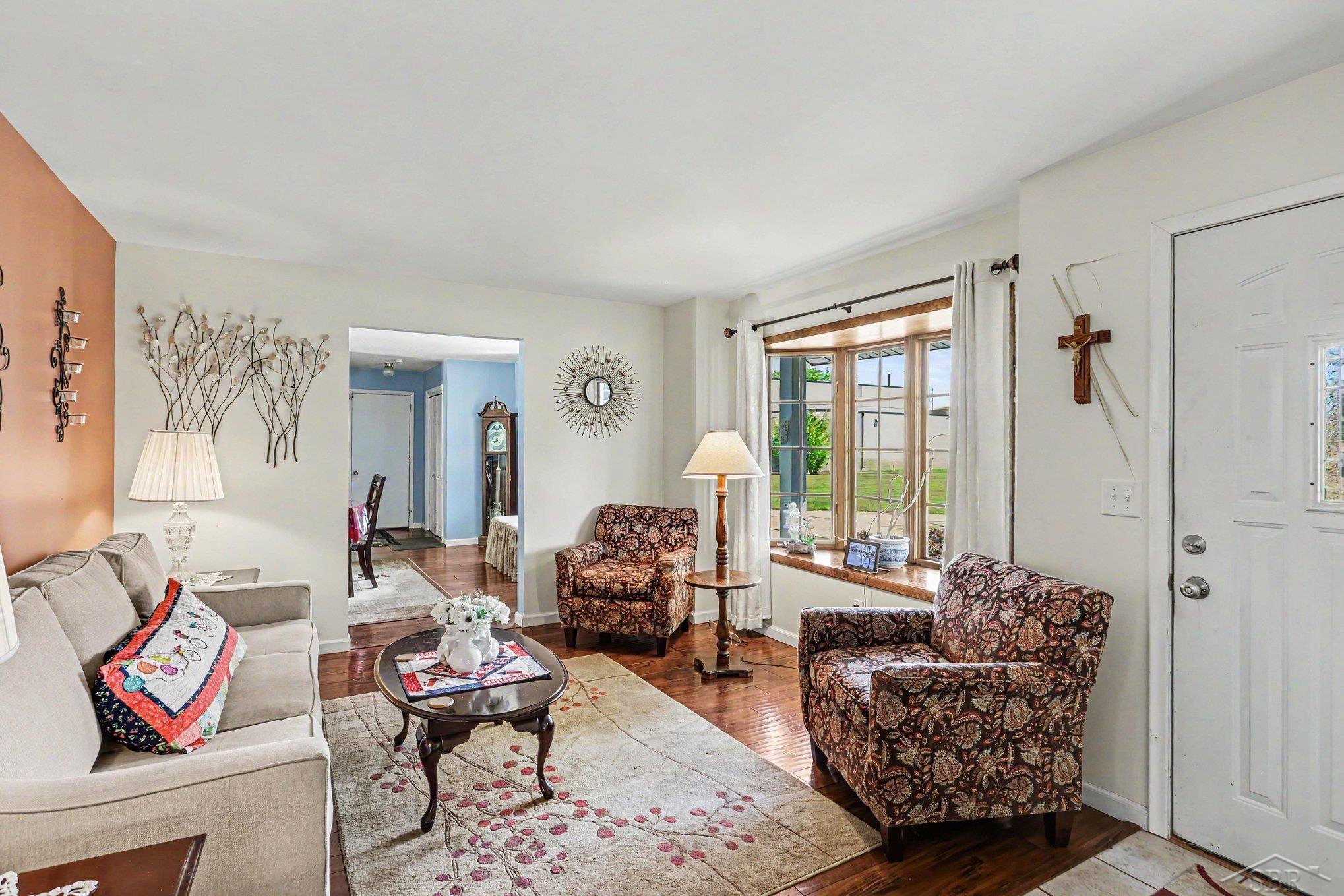 1907 W Packard Drive