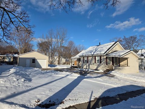 715 Randall Street Lansing City MI 48906