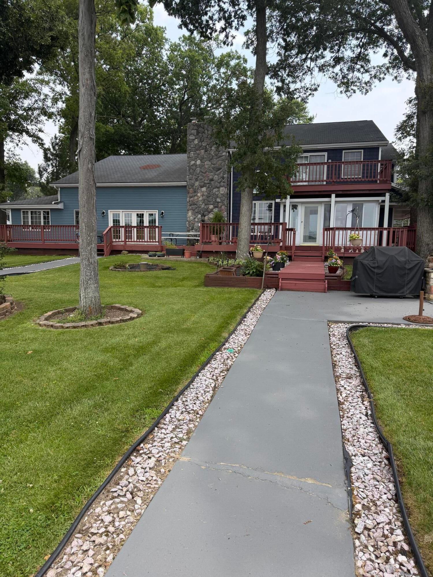 2454 Oakwood Drive