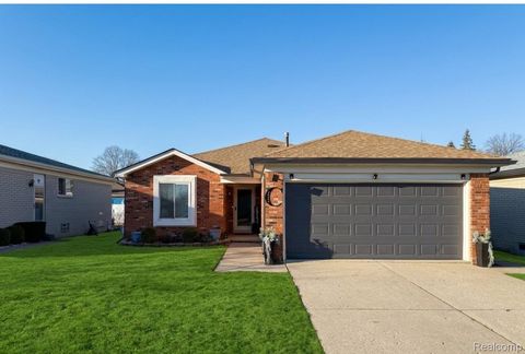 15195 La Grande Plaza Warren City MI 48088