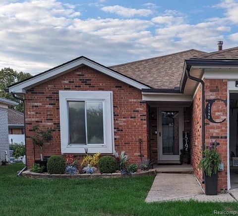 15195 La Grande Plaza Warren City MI 48088