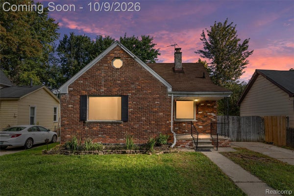 5070 LAFONTAINE ST, GROSSE POINTE, MI 48236 - Image d83e7c13f6e4654fd0d3bc3ca8e1c034/1774689971