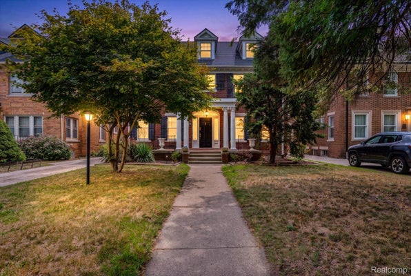 2007 W BOSTON BLVD, DETROIT, MI 48206 - Image d84287747f86bfc5cecf66c53a3f4b76/997680473