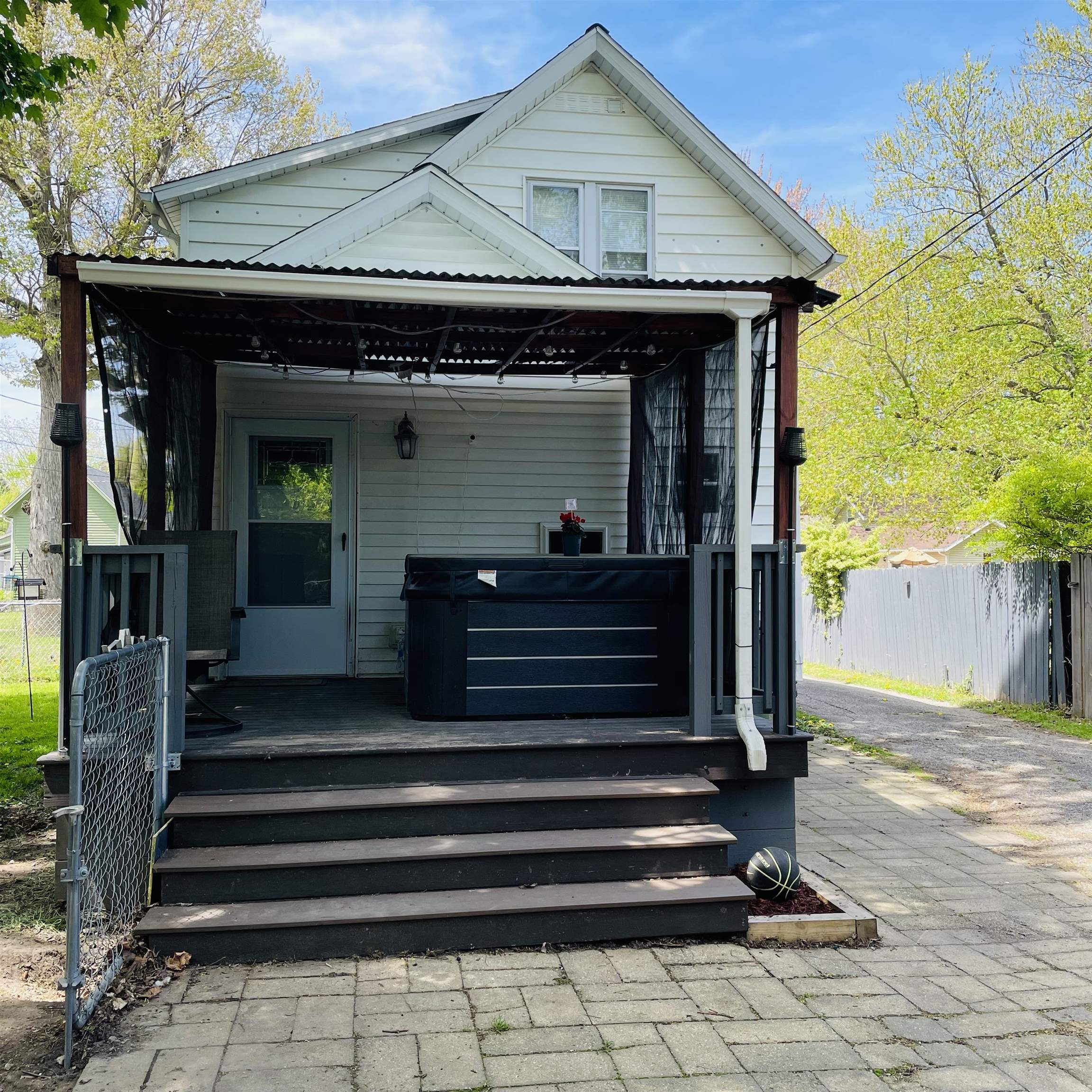 326 N Oak Street