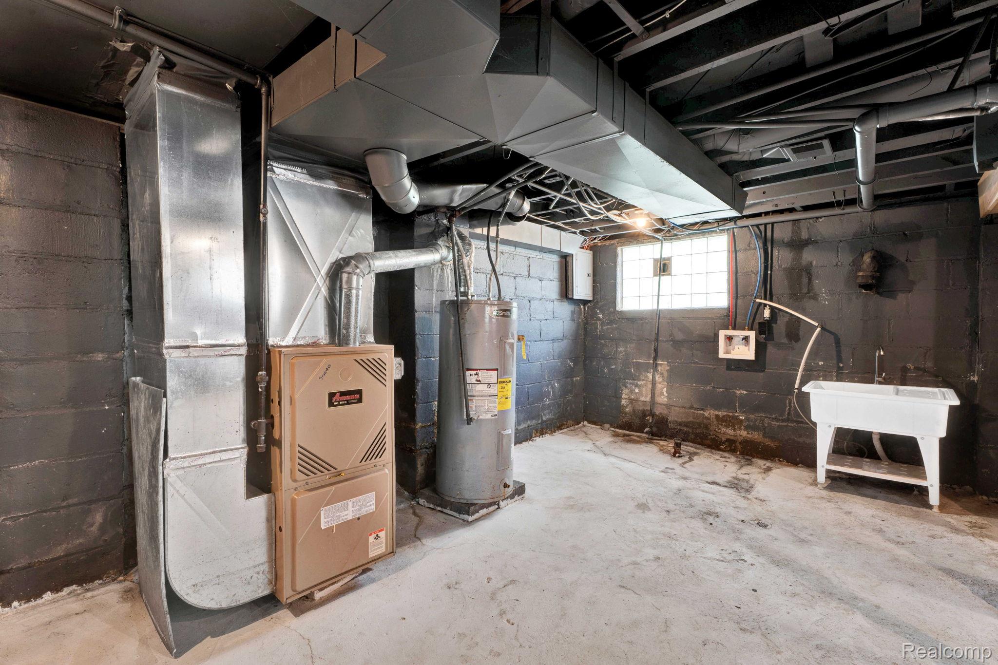 Detroit City, Michigan 48238, United States, 2 Bedrooms Bedrooms, ,1 BathroomBathrooms,Residential,Active,154041