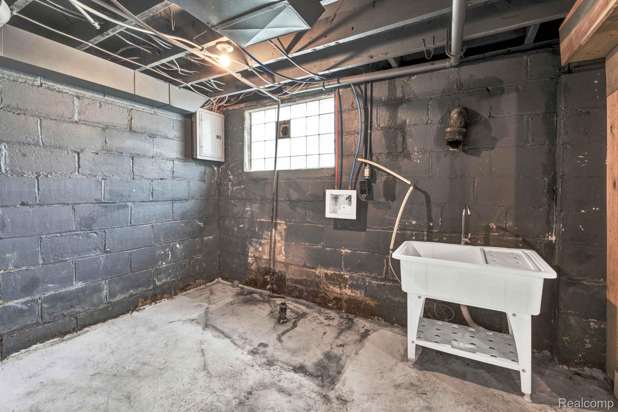 Detroit City, Michigan 48238, United States, 2 Bedrooms Bedrooms, ,1 BathroomBathrooms,Residential,Active,154041