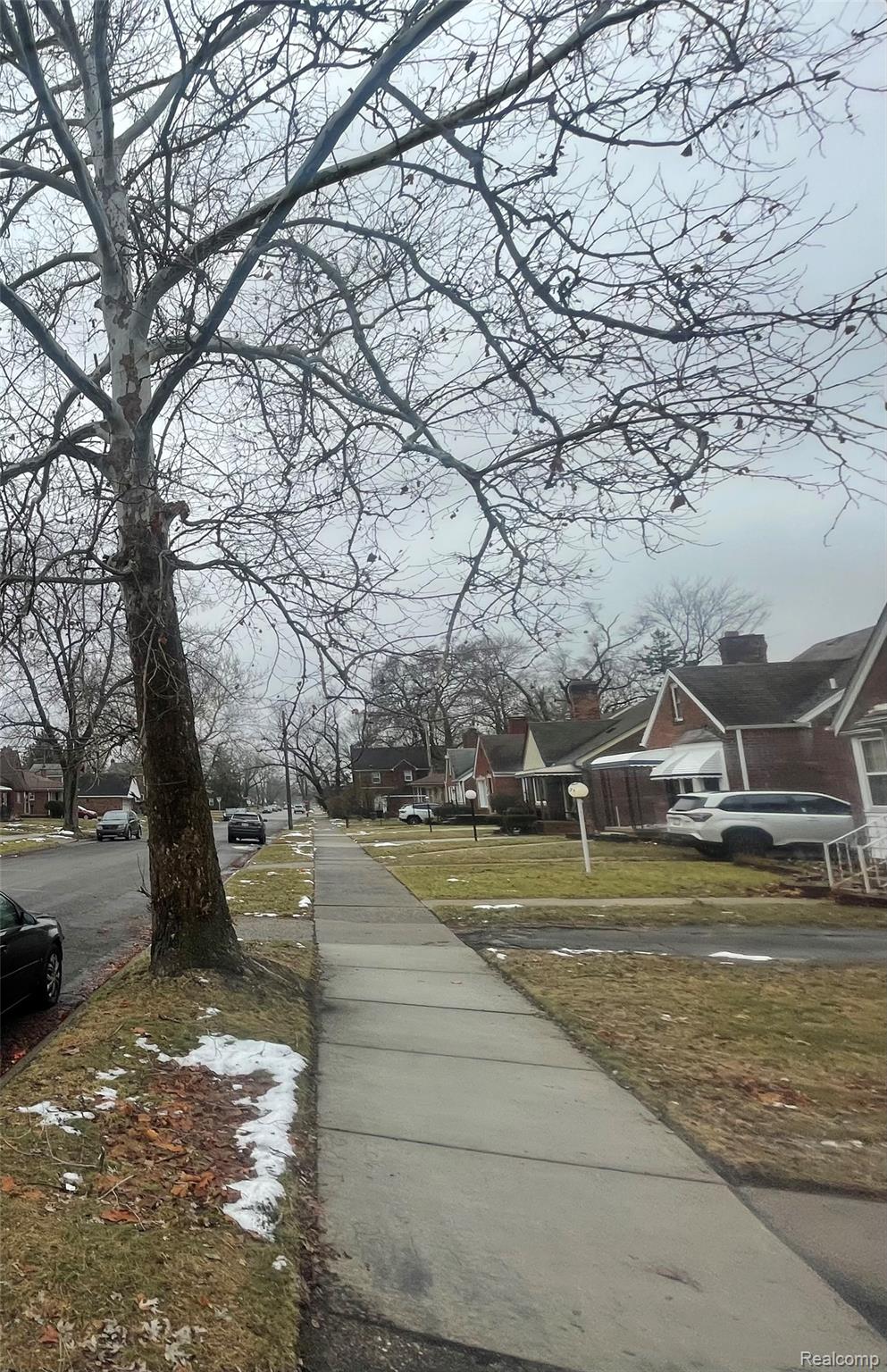 17587 Strathmoor Street