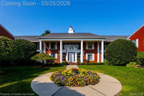 19710 W 13 MILE Road 102 Beverly Hills Village MI 48025