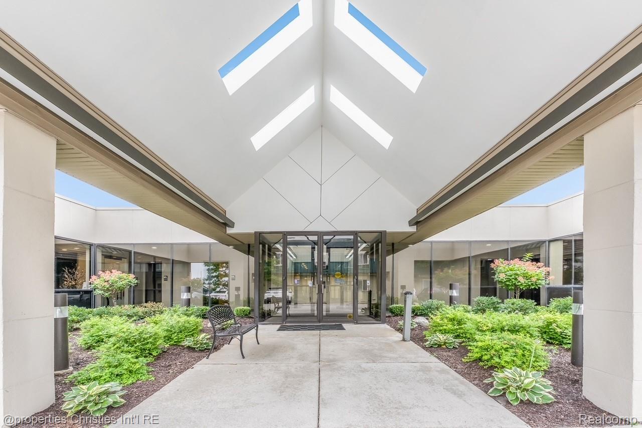 6330 Orchard Lake Road 110