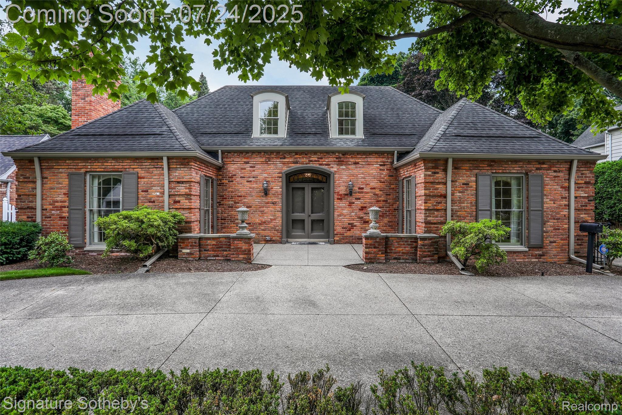 267 Hillcrest Avenue
