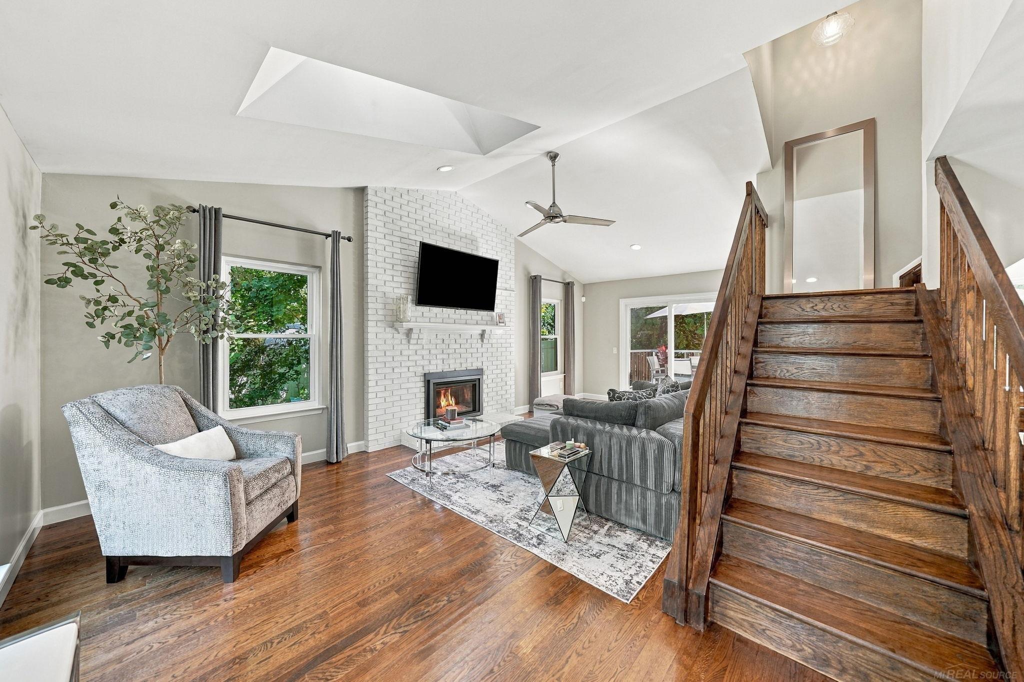 1699 Hanley Court