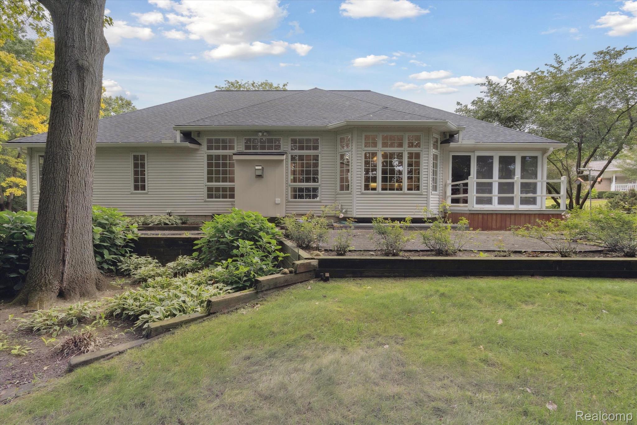 16534 W Horseshoe Trail