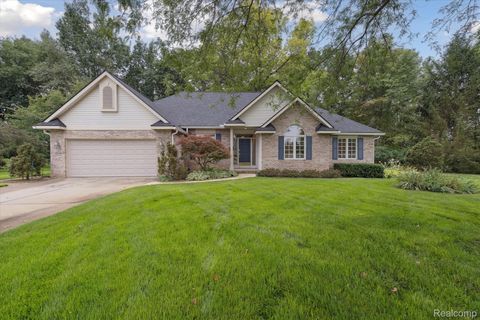 16534 W Horseshoe Trail Fenton City MI 48451