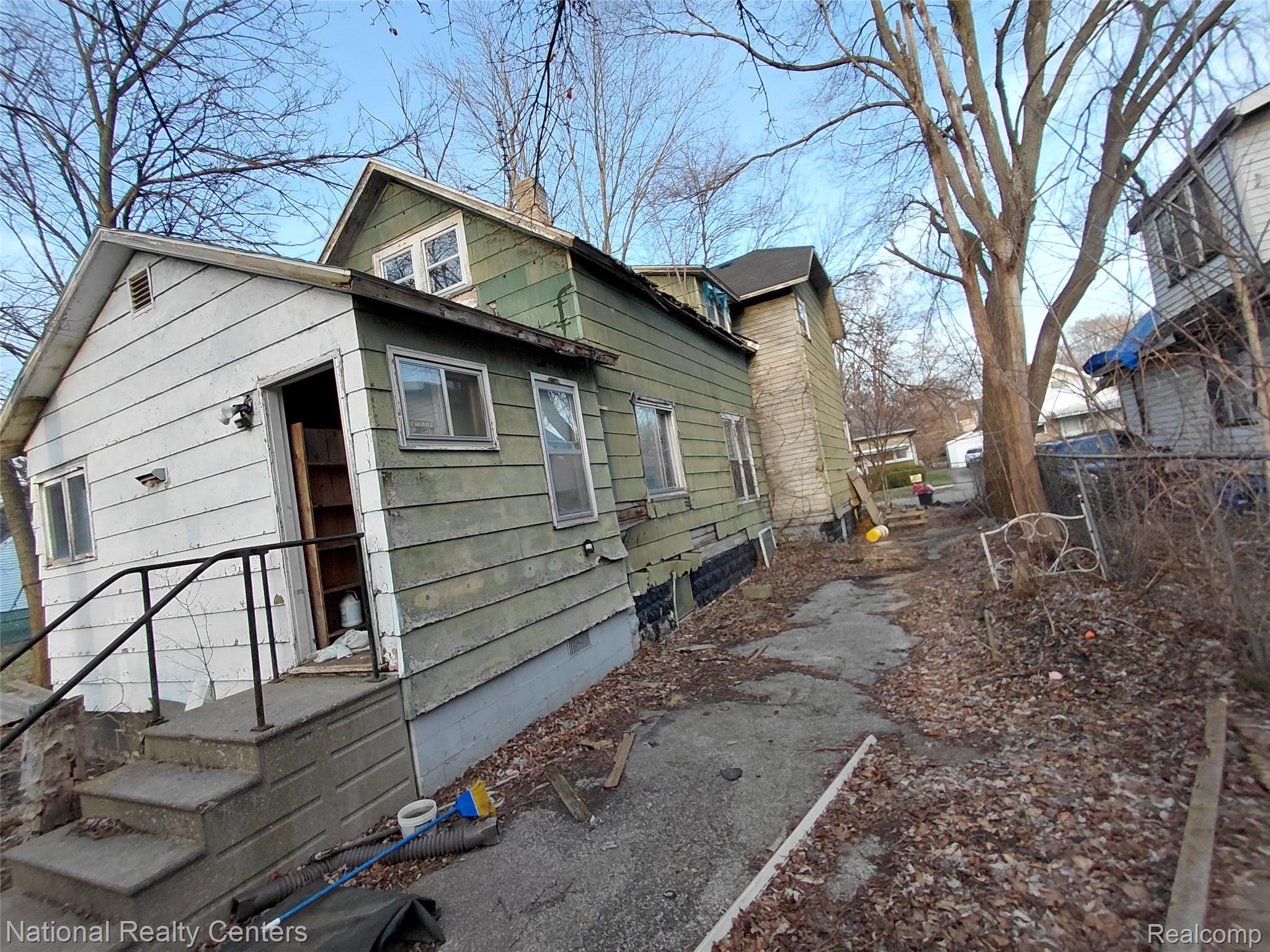 2105 Arlington Avenue