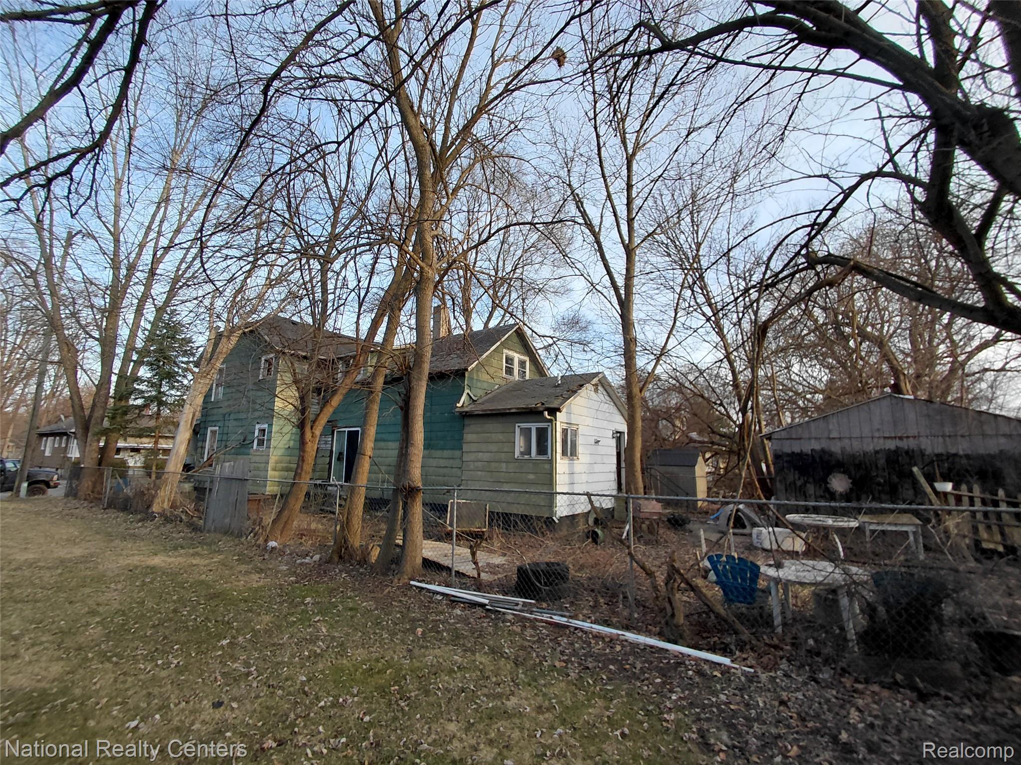 2105 Arlington Avenue