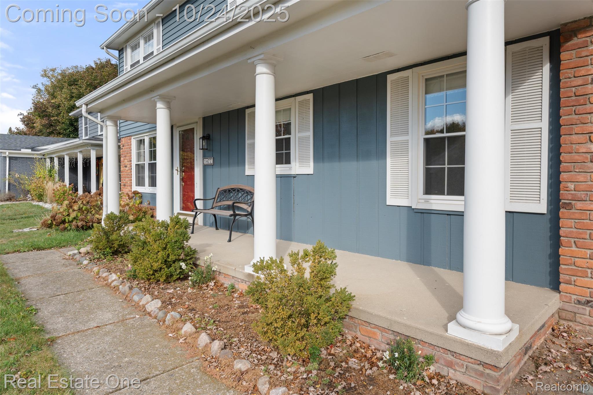 1477 Oakcrest Drive