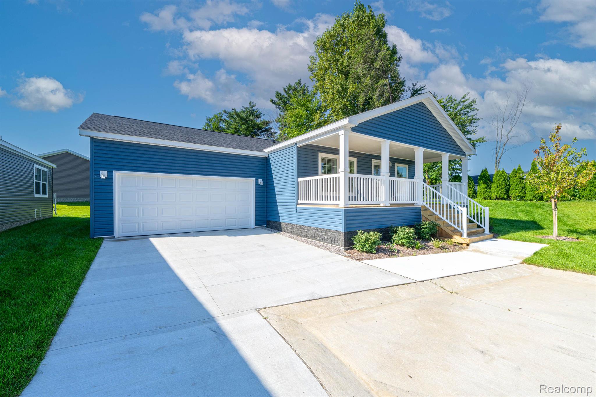2756 NAPLES Court