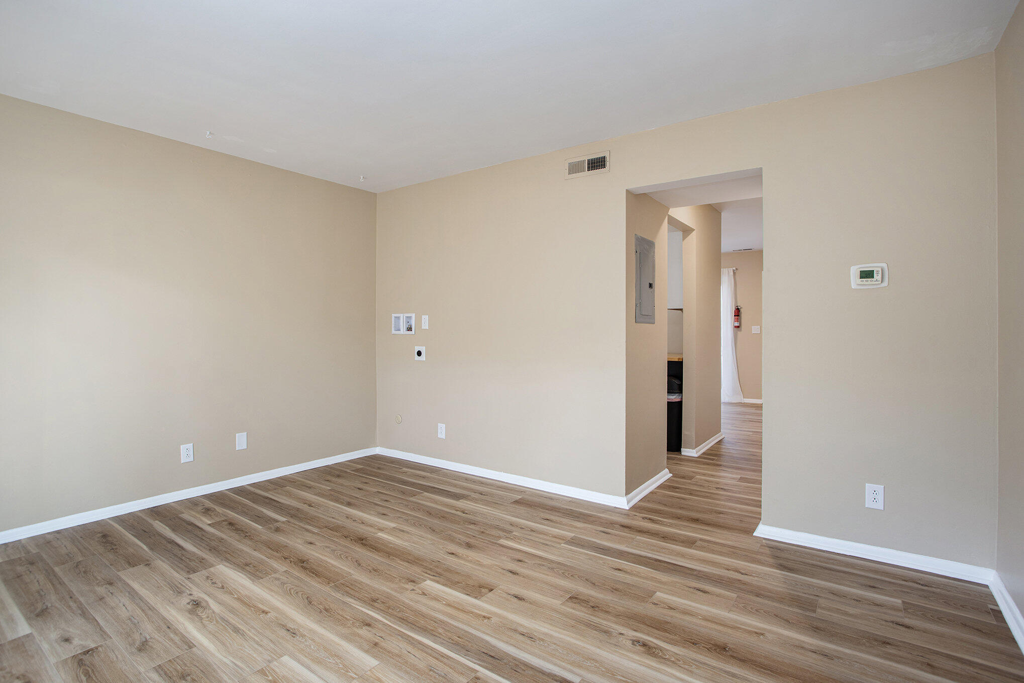 Kalamazoo City, Michigan 49006, United States, 2 Bedrooms Bedrooms, ,2 BathroomsBathrooms,Residential,Active,166392