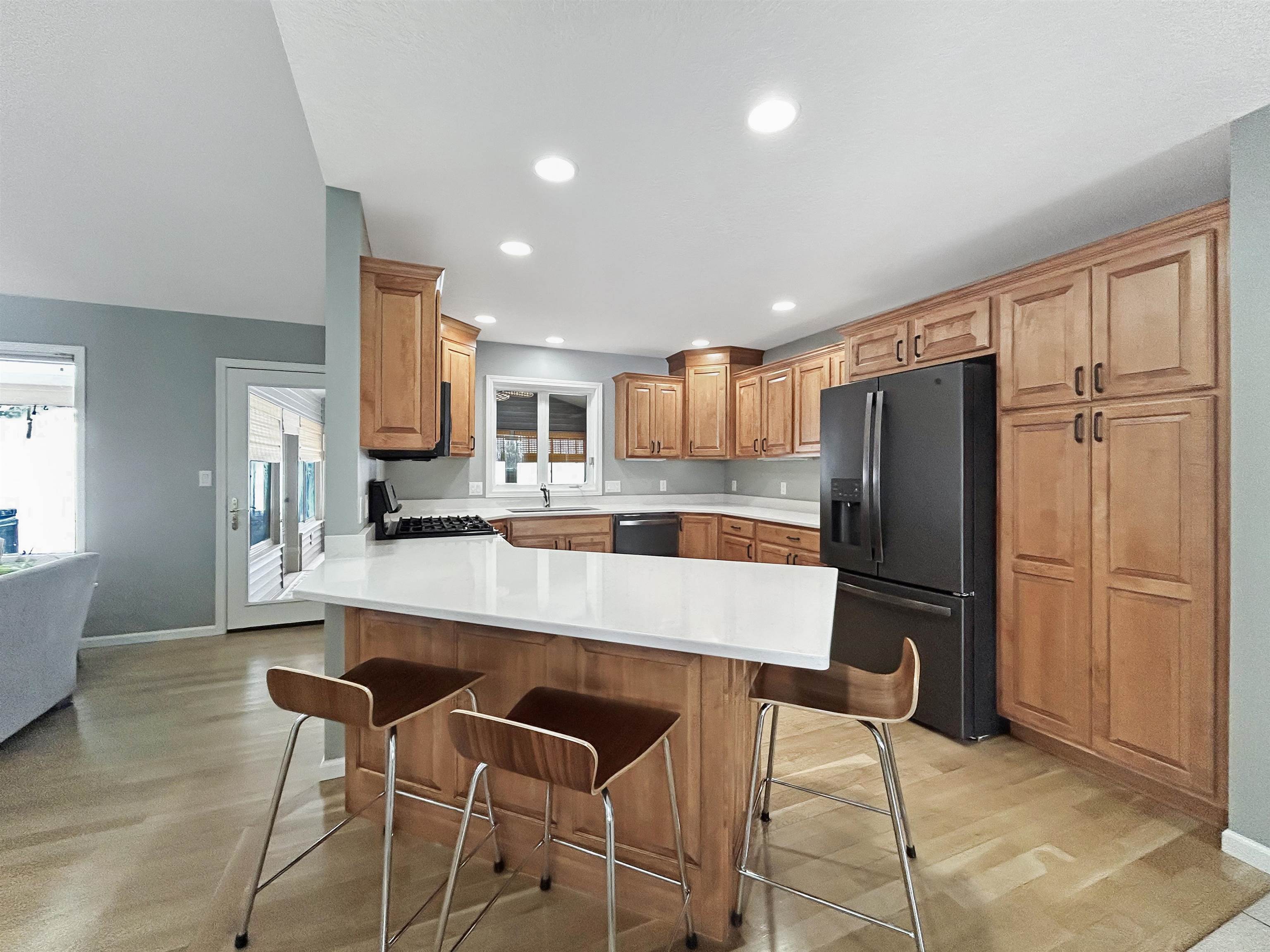 1390 Nightingale Lane