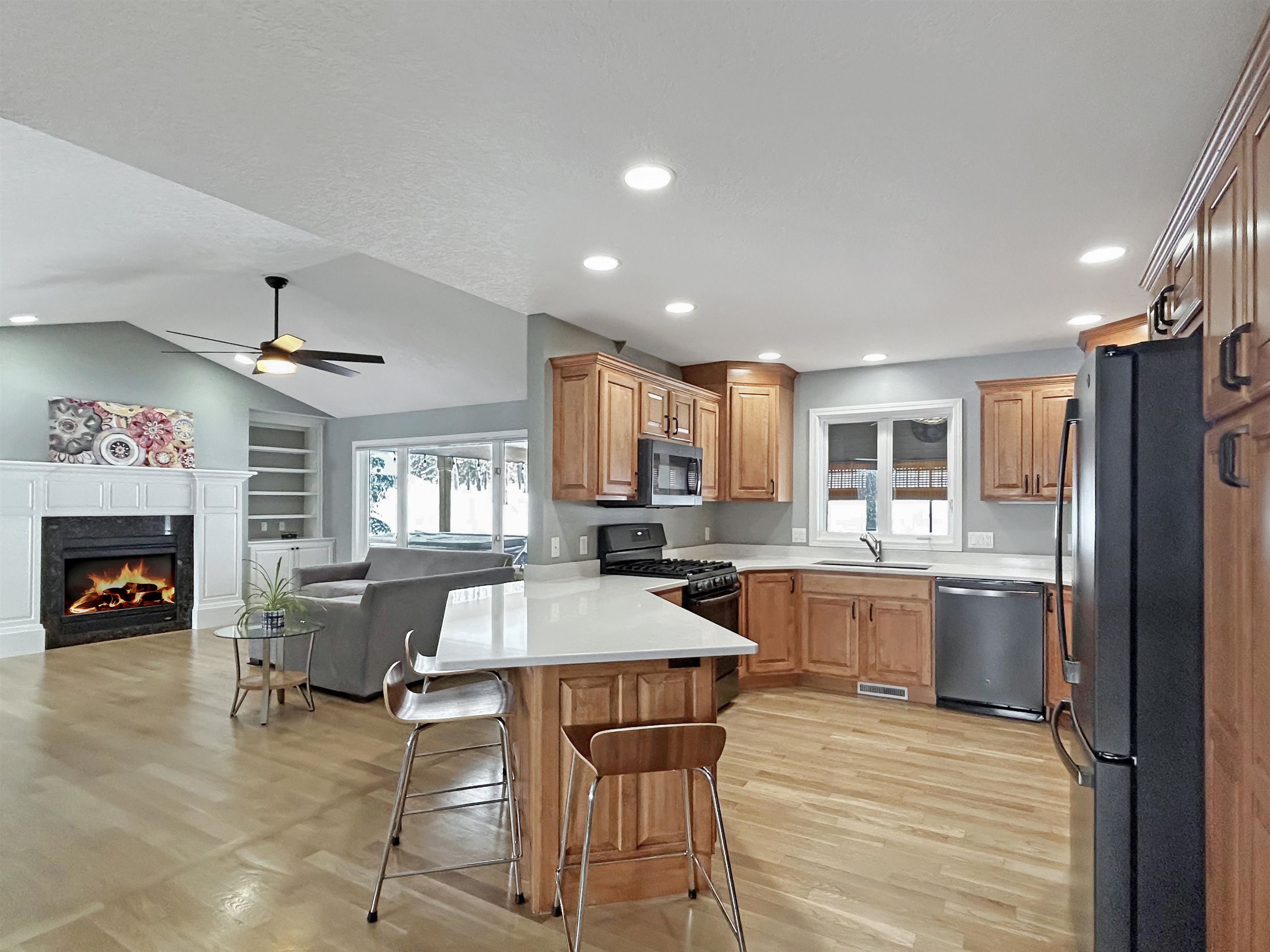 1390 Nightingale Lane