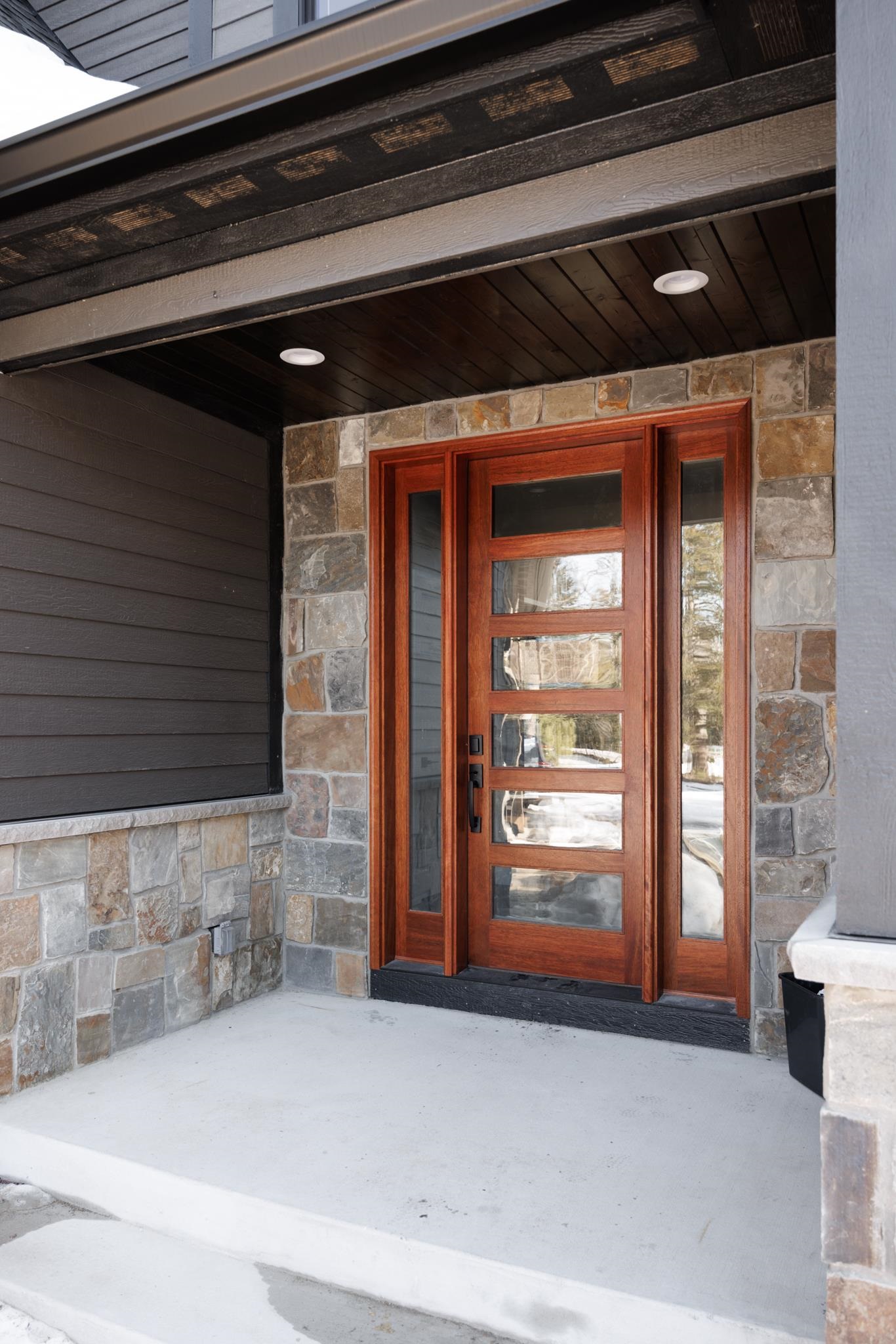 5961 S Glenwood Drive