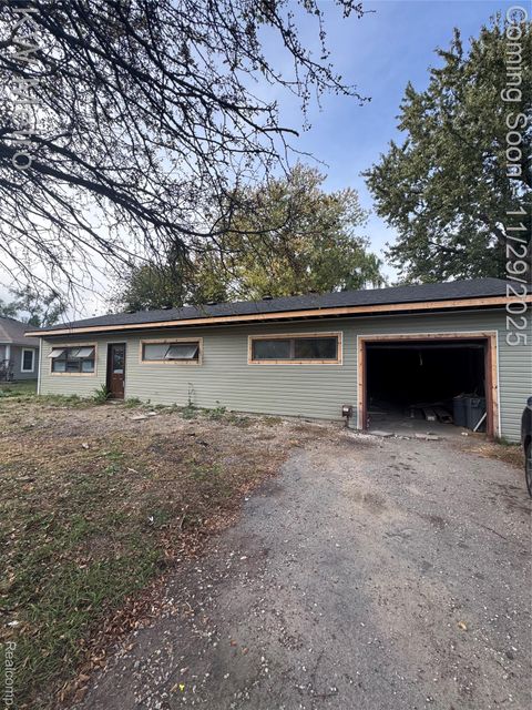 37860 Dardanella Street Livonia City MI 48152