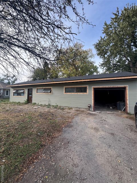 37860 Dardanella Street Livonia City MI 48152