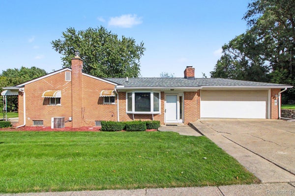 1085 QUEEN CT, MILFORD, MI 48381 - Image d8a9f7bfd259da293ffa483e9be1264c/1573859435