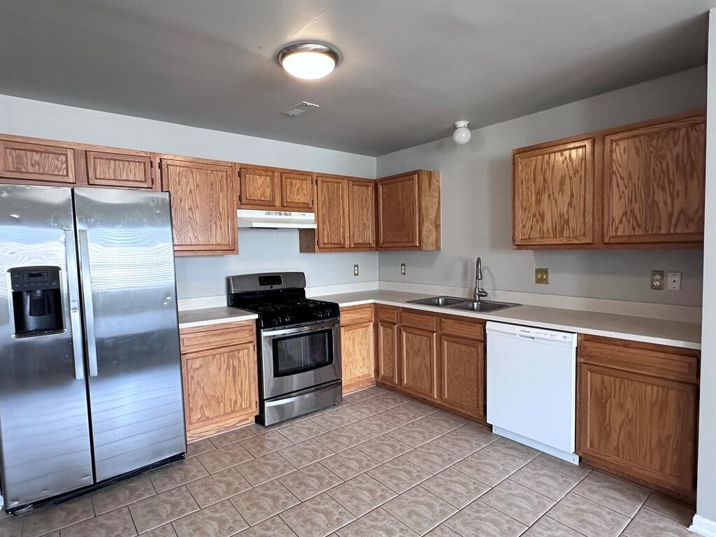 1426 Crimson Way