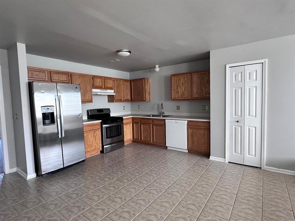 1426 Crimson Way