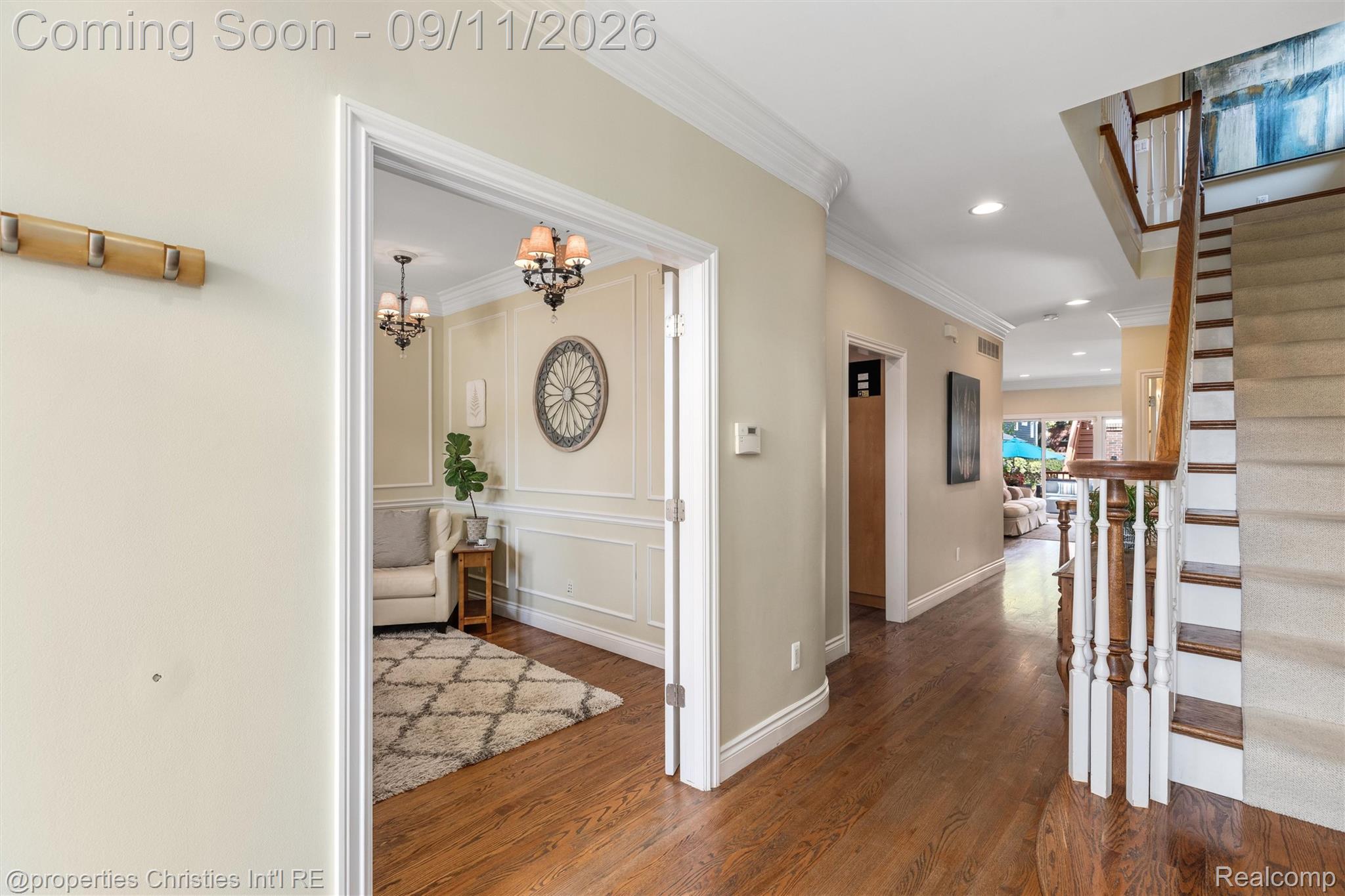 875 Chapin Avenue