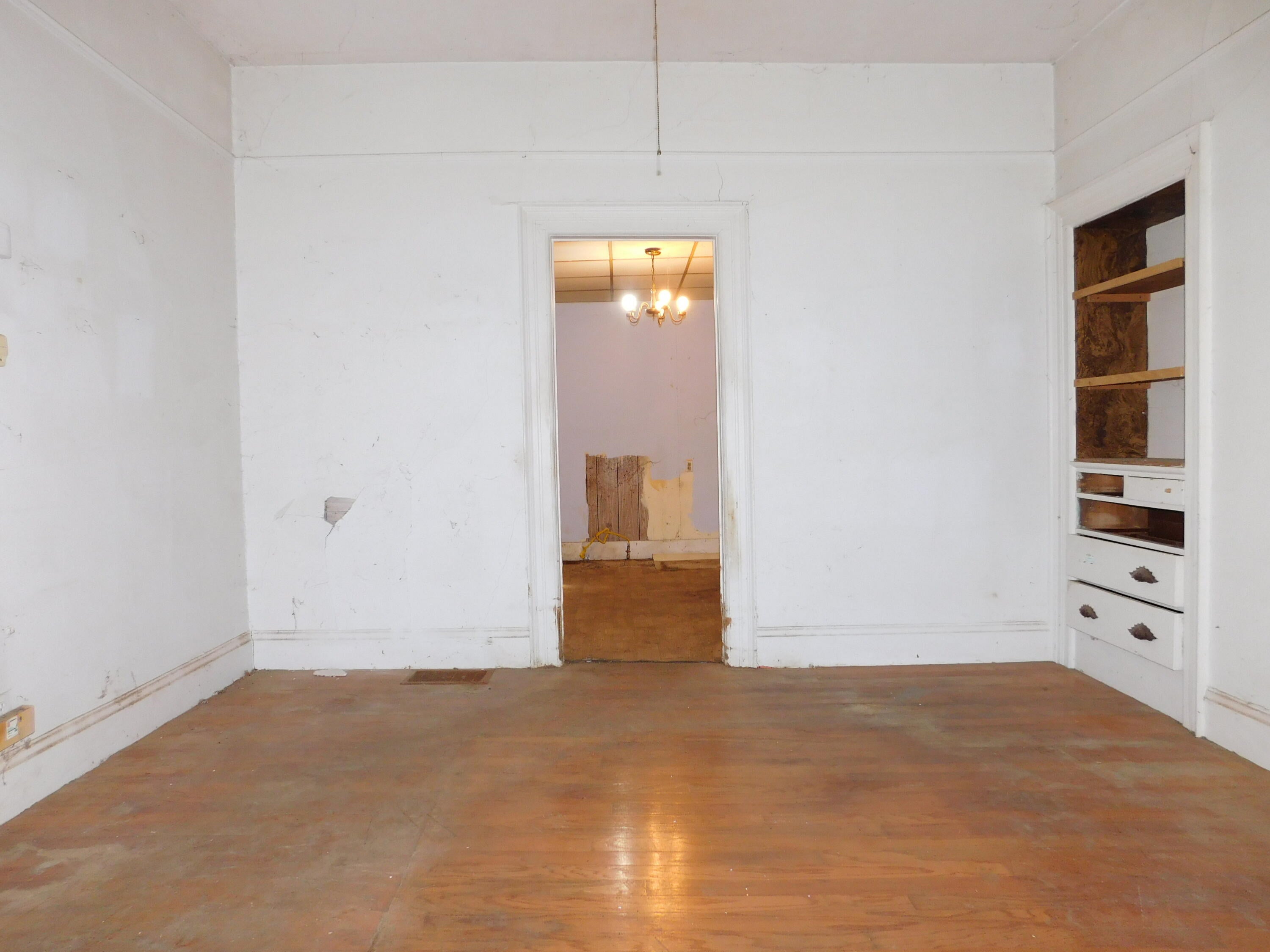 214 E Commercial Drive