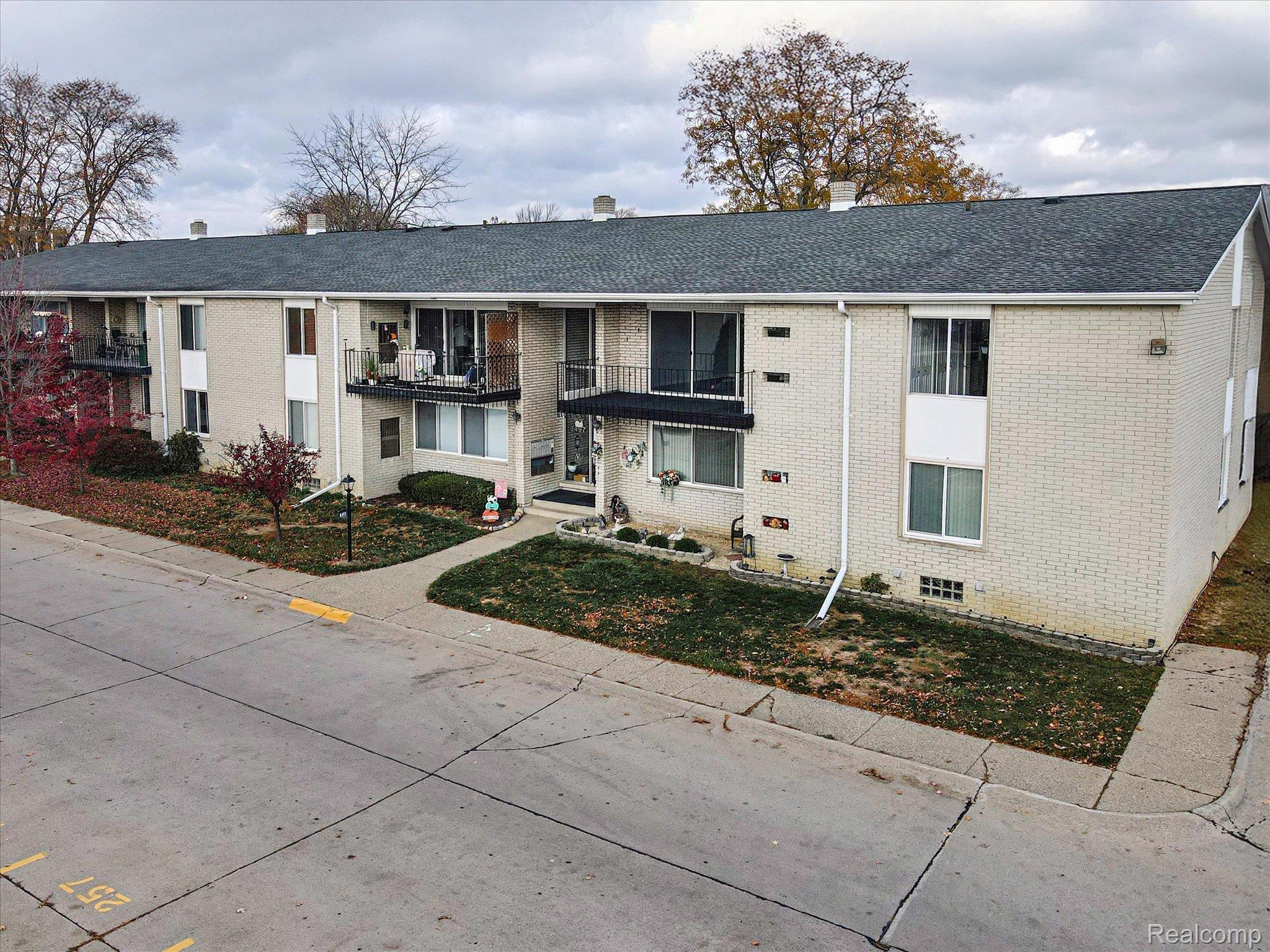 8497 Kennedy Circle 7