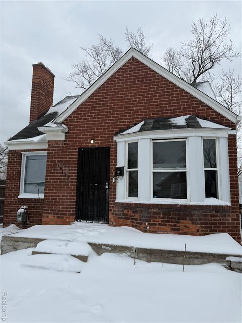 15732 manor Street Detroit City MI 48238