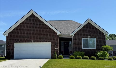 53195 Woodland Meadows Chesterfield Township MI 48047