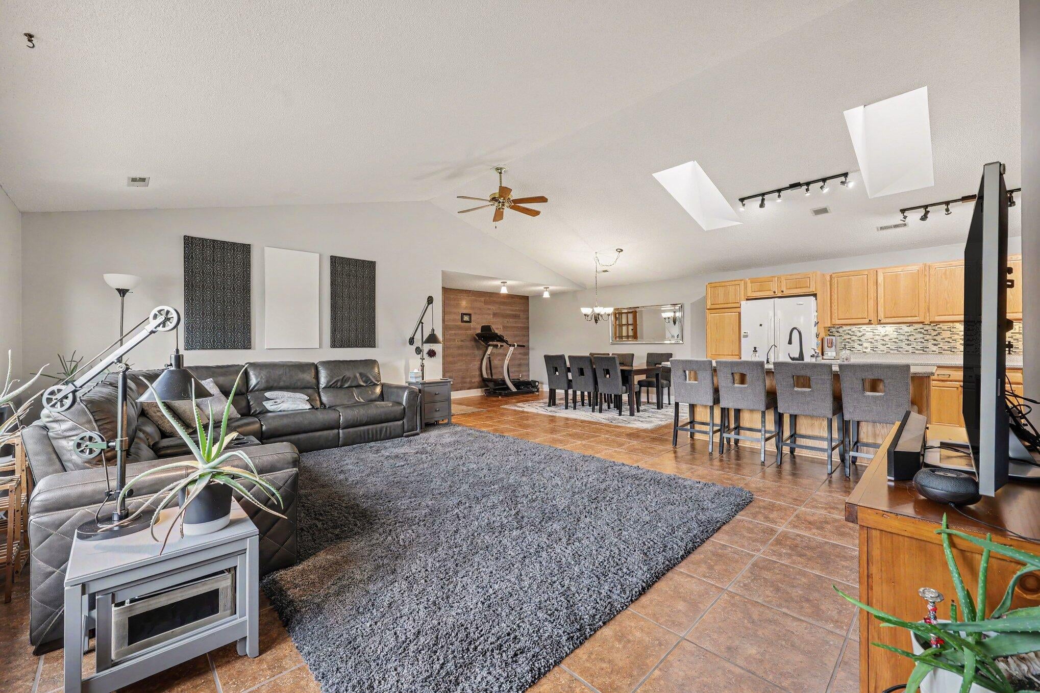 2541 Struthers Road