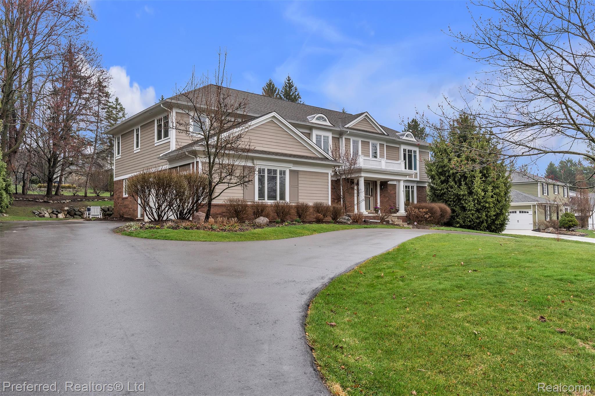 725 Woodchester Drive