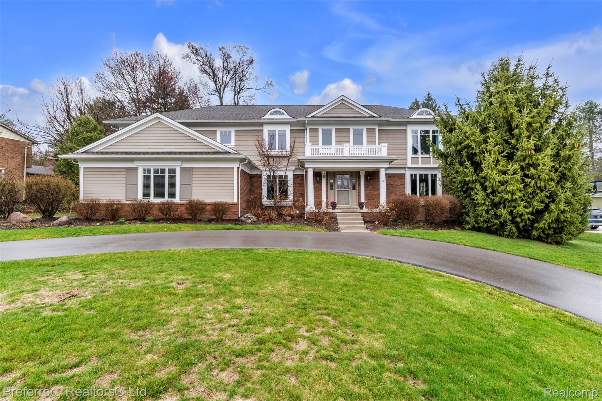 725 Woodchester Drive