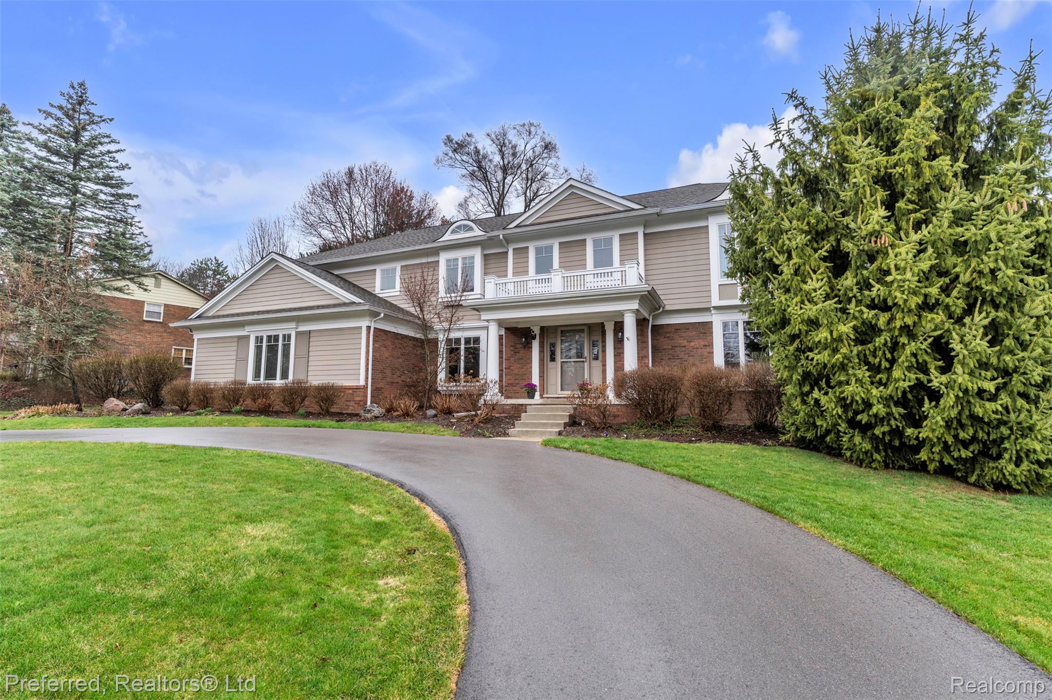 725 Woodchester Drive