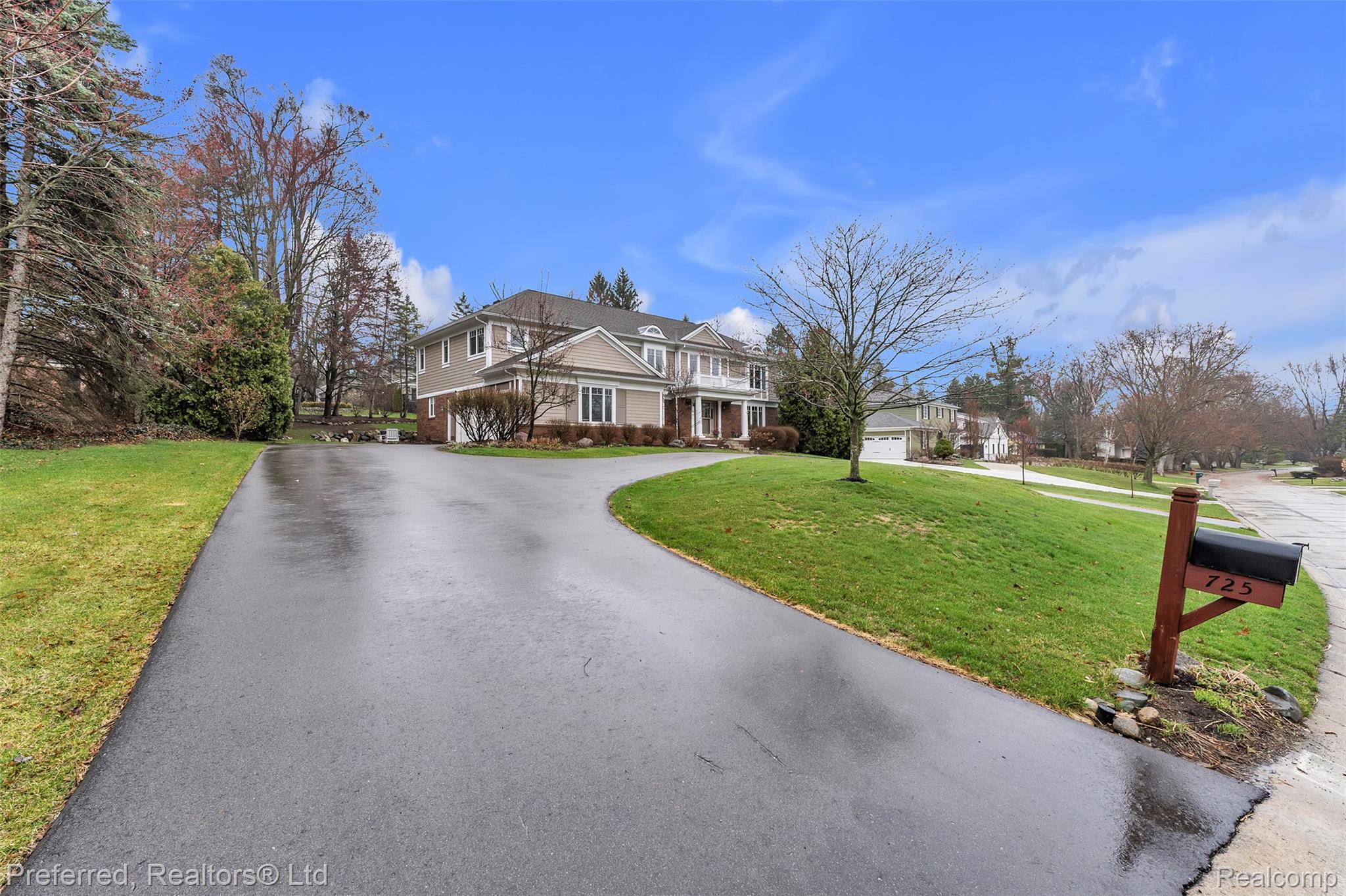 725 Woodchester Drive