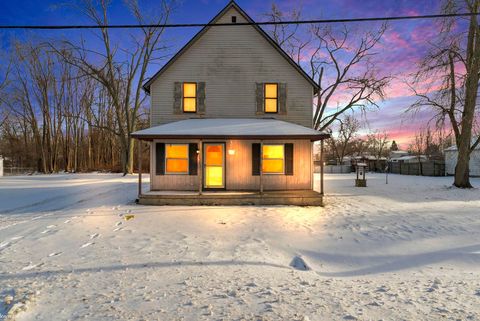 2049 Henry Street Port Huron Charter Township MI 48060