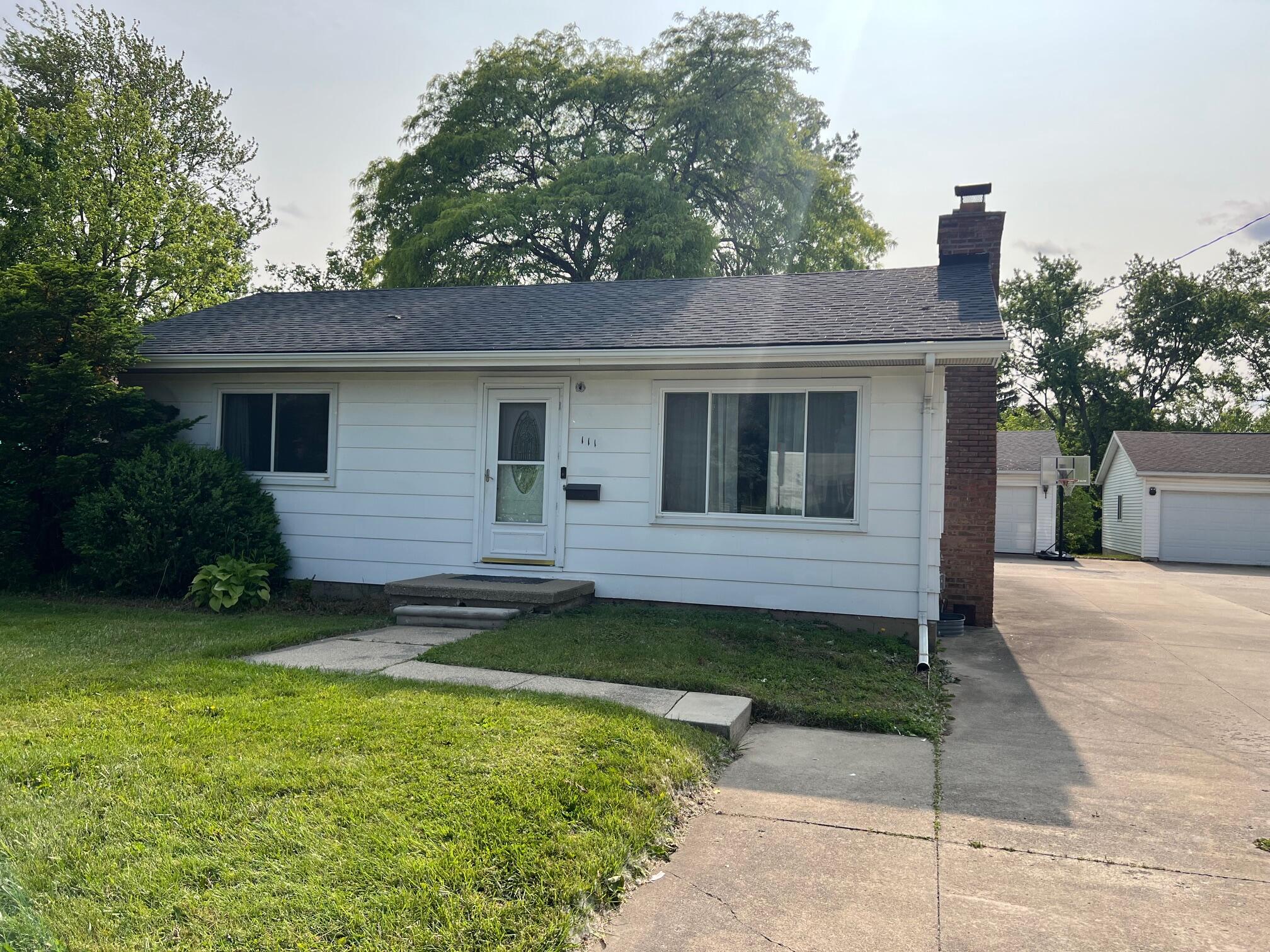 111 N Maple Road
