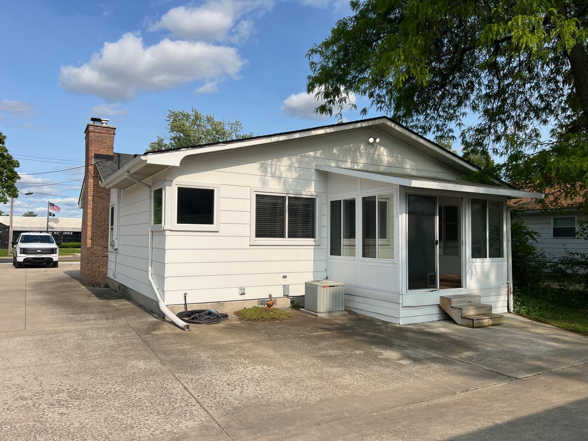 111 N Maple Road