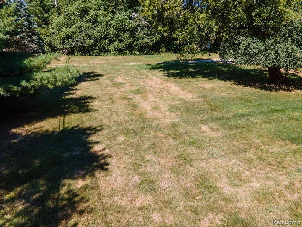 25690 W 14 MILE Road