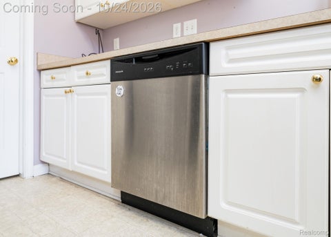 Tiny photo for 3424 Tremonte Circle N, Oakland Charter Township, MI 48306 (MLS # 20261085120)