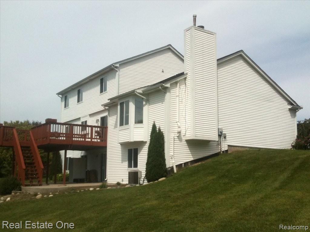 957 Meadowbrook Way