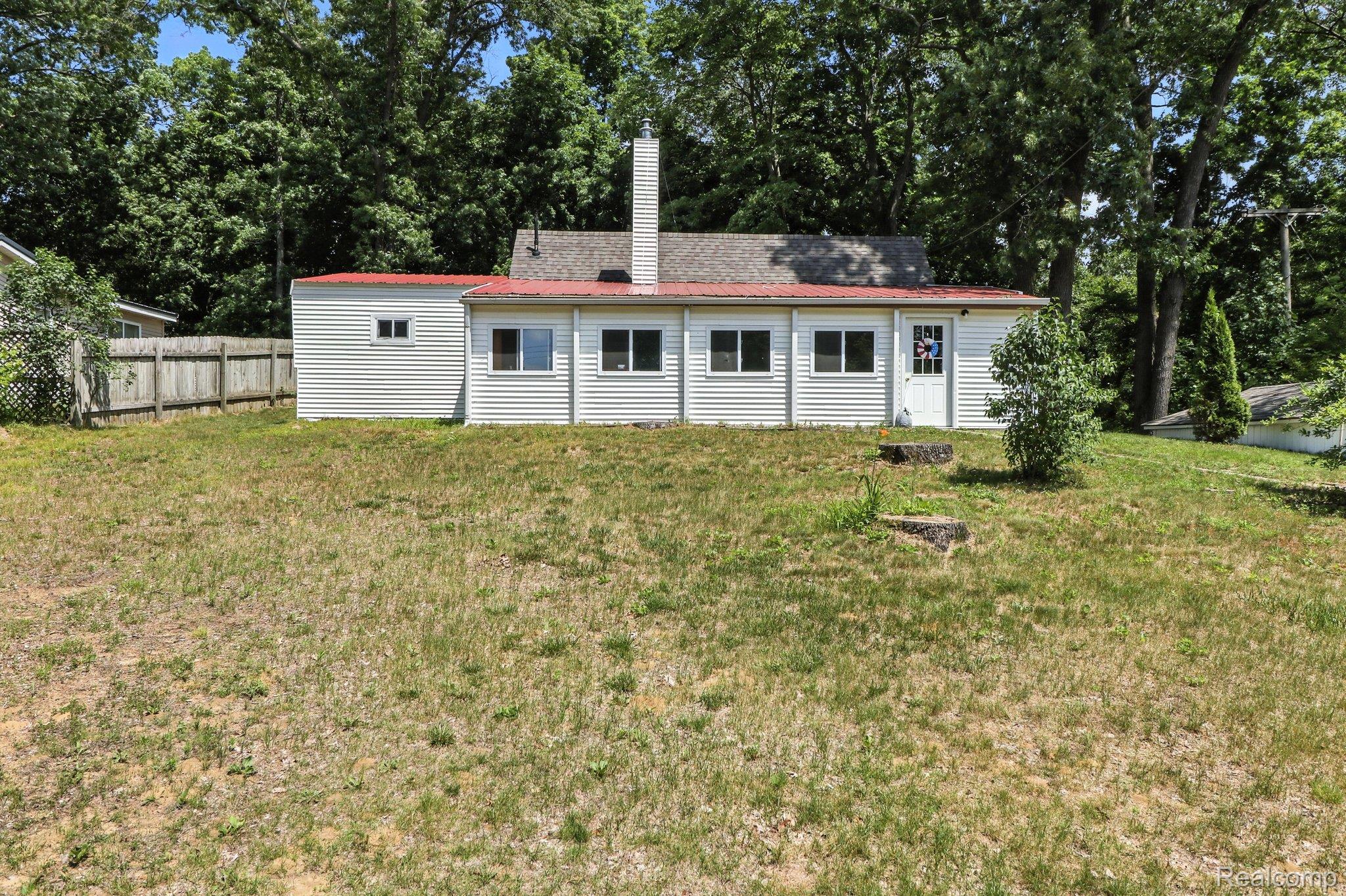1264 Lakeshore Drive