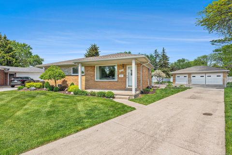 27614 Dover Avenue Warren City Macomb MI 48088