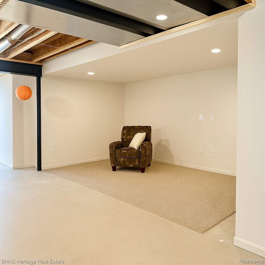 Fowlerville Village, Michigan 48836, United States, 3 Bedrooms Bedrooms, ,3 BathroomsBathrooms,Residential,Pending,189237